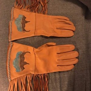 Patricia Wolf Deer Skin Gloves